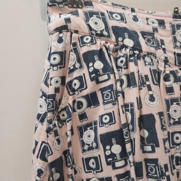 johnnie b | camera skirt - Picture 6 of 11